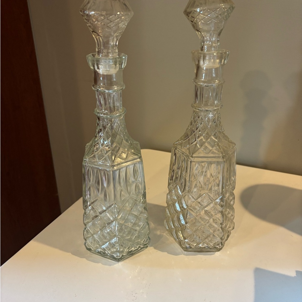Elegant Clear Glass Decanter Set
